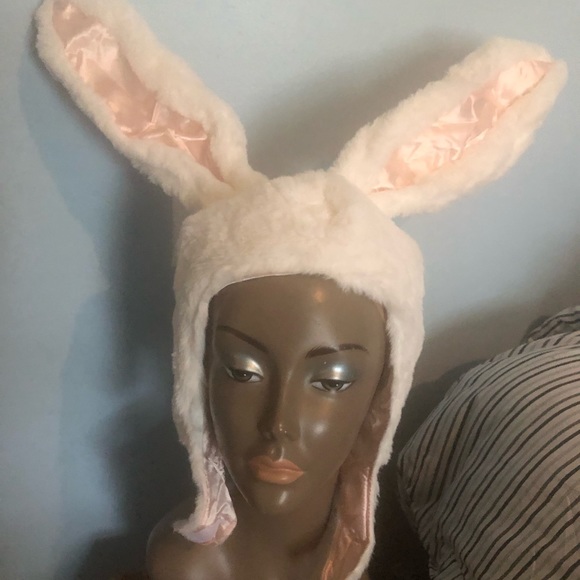 Kids Hat with rabbits ears - Picture 3 of 3